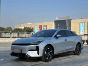 吉利银河 银河L6 2025款 EM-i 140km 星舰版