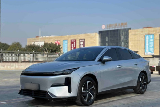 吉利银河 银河L6 2025款 EM-i 140km 星舰版