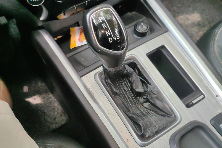 吉利汽车 远景X6 2016款 1.3T CVT豪华型局部细节18