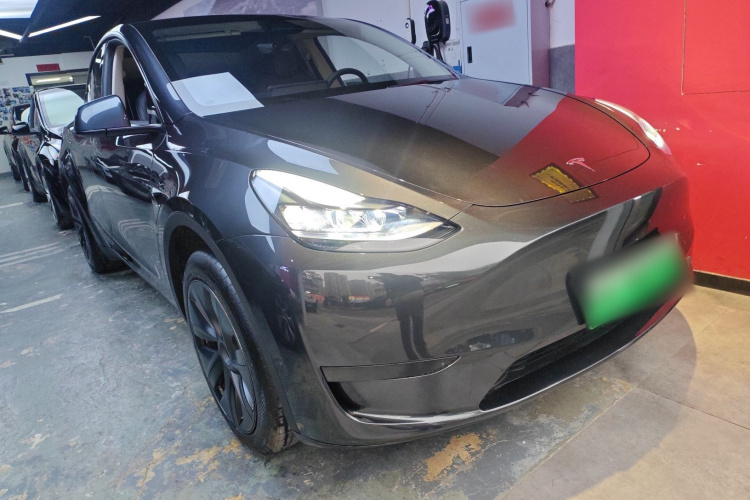 特斯拉 Model Y 2024款 后轮驱动版车身外观3