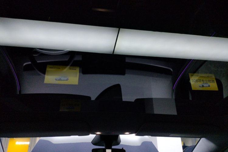 特斯拉 Model Y 2025款 长续航全轮驱动版中控内饰22