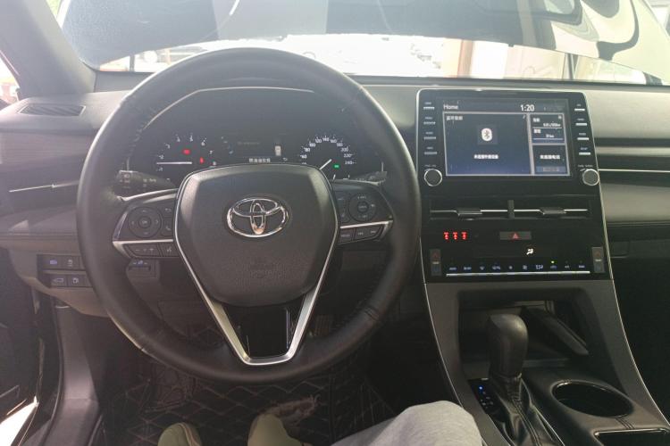 丰田 亚洲龙 2019款 2.0L 进取版 国VI中控内饰7002