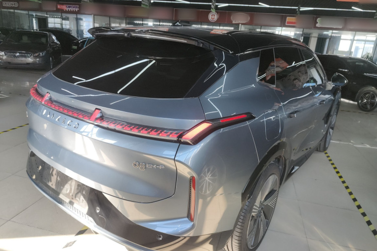 领克08 EM-P 2025款 220km 四驱性能Halo车身外观6005