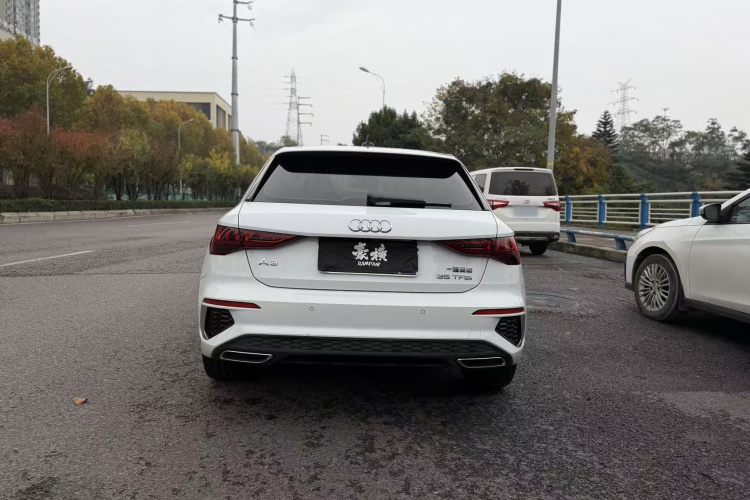 奥迪A3 2021款 Sportback 35 TFSI 豪华运动型车身外观6004