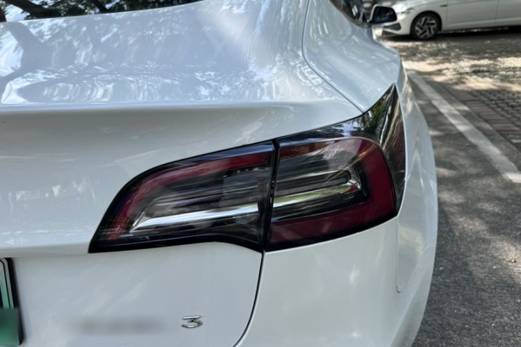 特斯拉 Model 3 2021款 标准续航后驱升级版车身外观6001