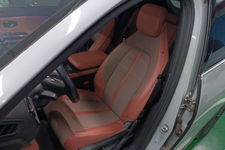 蔚来EC6 2020款 615KM 性能版中控内饰19