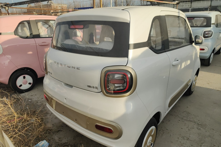 奔腾小马 2026款 222km 萌趣马 Plus车身外观7