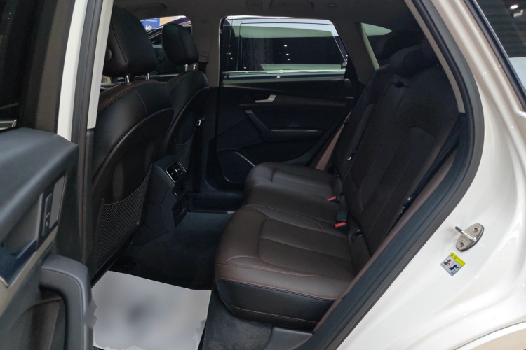 奥迪Q5L 2018款 40 TFSI 荣享进取型 国V中控内饰7004