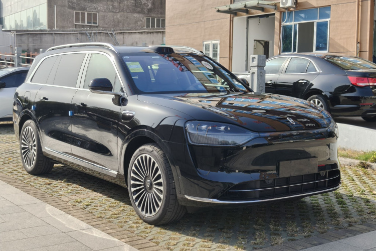 鸿蒙智行 问界M9 2025款 增程 Ultra版 52kWh 6座版车身外观6002