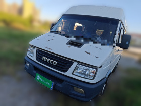 依维柯得意 2017款 2.5T A35客车5-7座47Z5