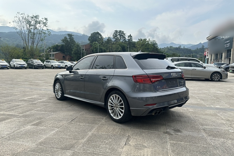 奥迪A3 2017款 Sportback 35 TFSI 时尚型车身外观6006