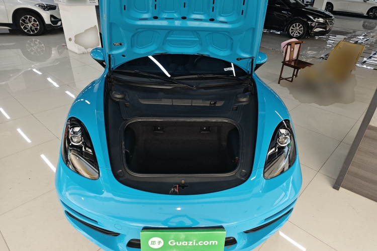 保时捷718 2020款 Cayman 2.0T机舱底盘24