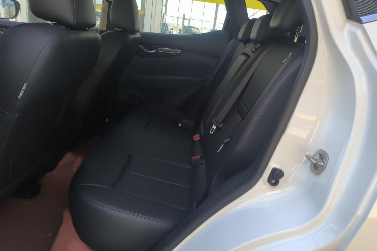 日产 逍客 2022款 2.0L CVT XV智享版中控内饰7001