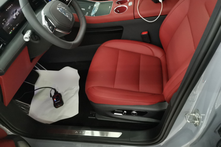 鸿蒙智行 问界M5 2025款 增程   Ultra 四驱版中控内饰19