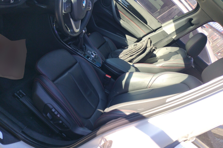 宝马X1 2016款 sDrive20Li 豪华型中控内饰19