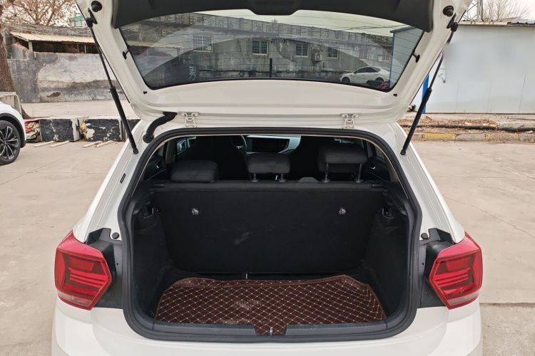 大众 Polo 2021款 Plus 1.5L 自动全景乐享版机舱底盘23