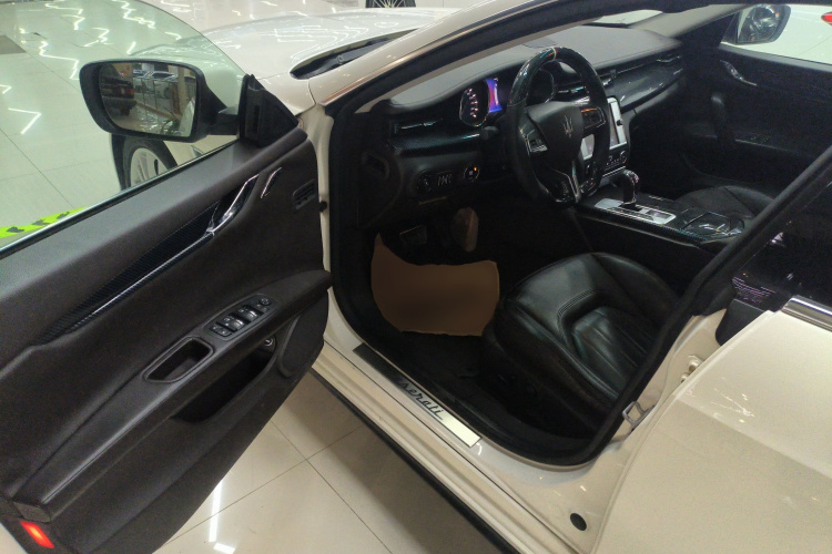 玛莎拉蒂 总裁 2013款 3.0T 标准型中控内饰20