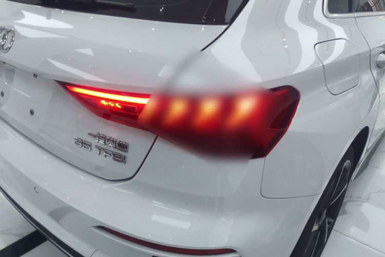 奥迪A3 2024款 Sportback 35 TFSI 时尚运动型车身外观6006