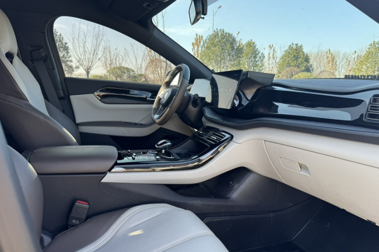 比亚迪 秦PLUS 2023款 冠军版 DM-i 55KM领先型中控内饰7003