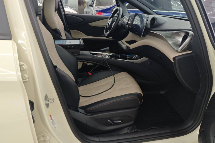 比亚迪 海豚 2023款 420km 时尚版中控内饰41