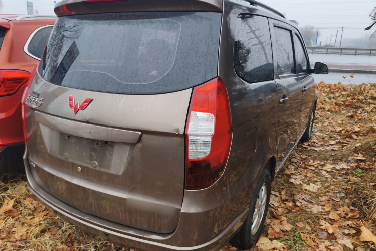 五菱汽车 五菱宏光 2014款 1.2L S标准型国IV车身外观6005