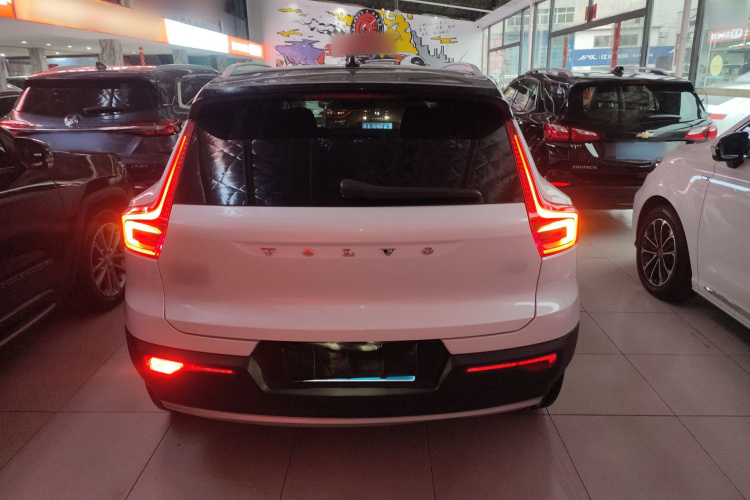 沃尔沃XC40 2020款 T3 智远豪华版车身外观6