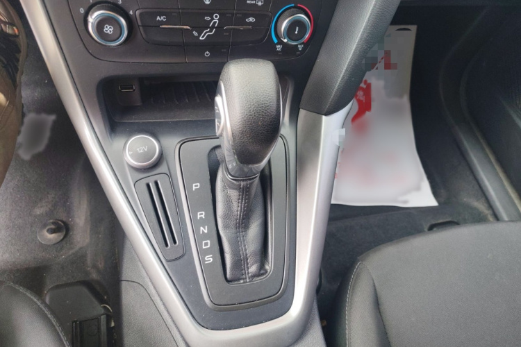 福特 福克斯 2017款 两厢 1.6L 自动舒适型智行版局部细节18