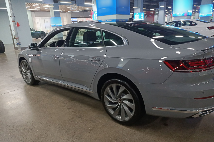 一汽-大众CC 2024款 380TSI 夺目版车身外观4