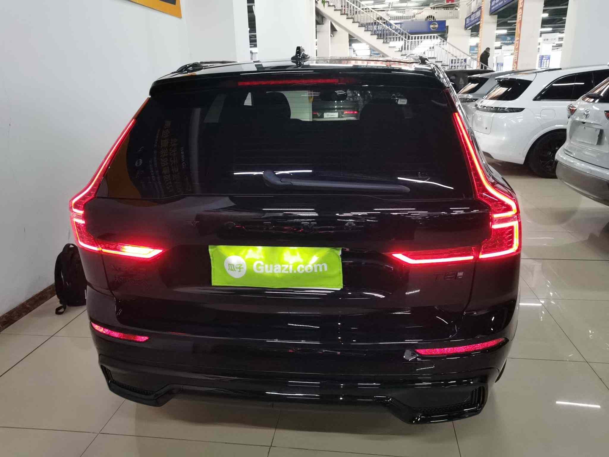 沃尔沃XC60新能源 2025款 插电式混动 长续航四驱智远极夜黑版(4)