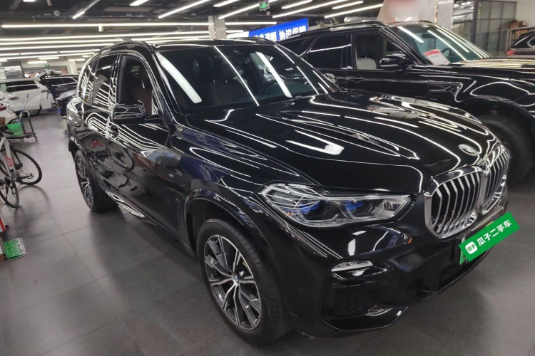 宝马X5新能源(进口) 2021款 改款 xDrive45e M运动套装车身外观3