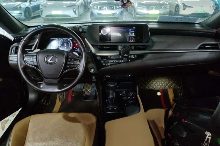 雷克萨斯ES 2020款 200 卓越版中控内饰7002