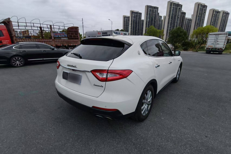 玛莎拉蒂 Levante 2016款 3.0T 标准型车身外观6005