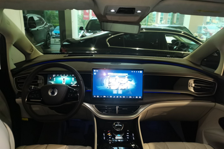 腾势D9 2024款 DM-i 980 四驱旗舰型中控内饰12