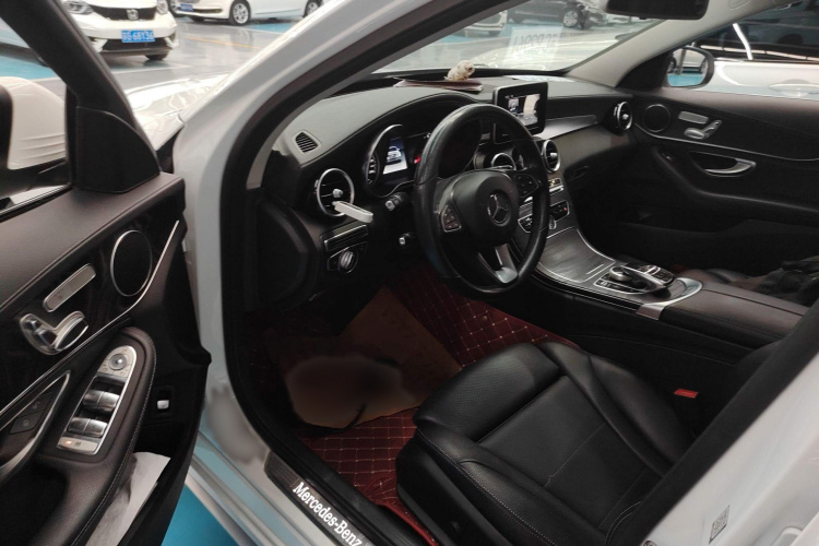 奔驰C级 2017款 改款 C 200 L 运动版局部细节19