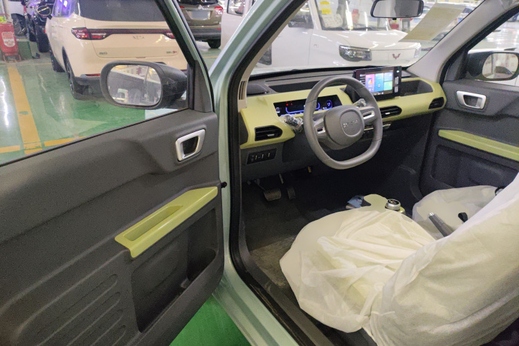 吉利银河 2024款 熊猫mini 200km 耐力熊中控内饰20