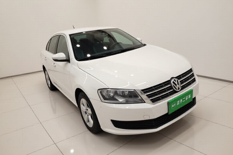 大众 朗逸 2015款 1.6L 自动风尚版车身外观3