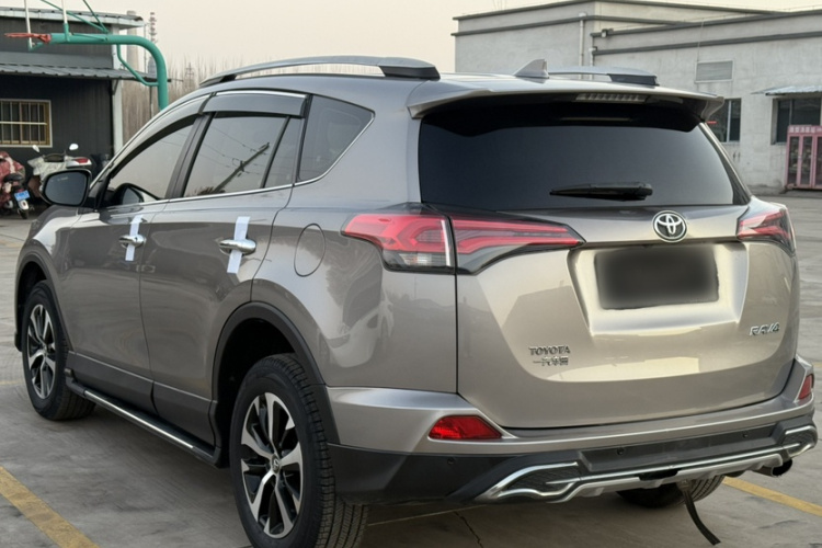 丰田 RAV4荣放 2016款 2.0L CVT两驱风尚版 国V车身外观6002
