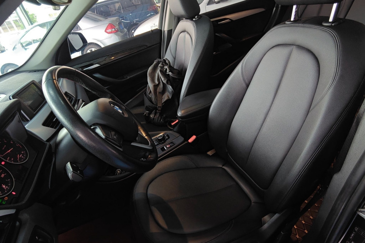 宝马X1 2016款 sDrive18Li 尊享型局部细节19