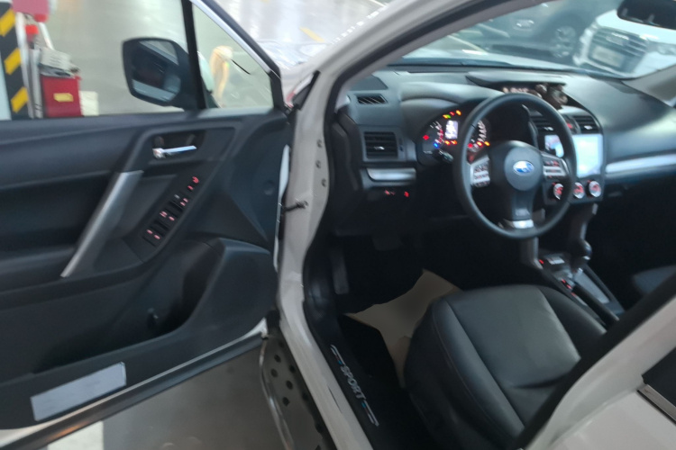 斯巴鲁 森林人 2014款 2.0i 自动豪华版中控内饰20