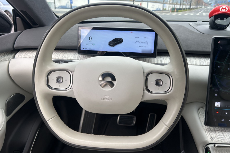 蔚来ET7 2022款 100kWh 首发版中控内饰7007