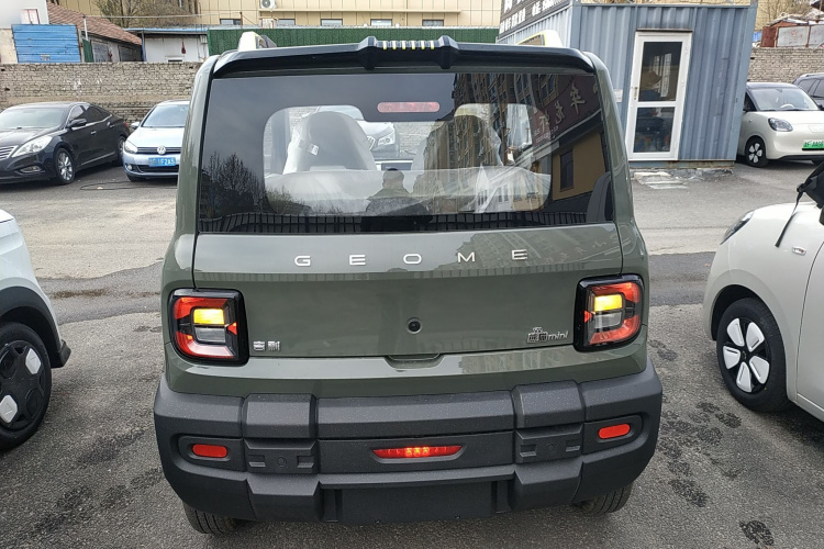 吉利银河 2025款 210km 熊猫骑士车身外观6