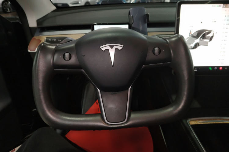 特斯拉 Model Y 2021款 标准续航后驱版中控内饰13