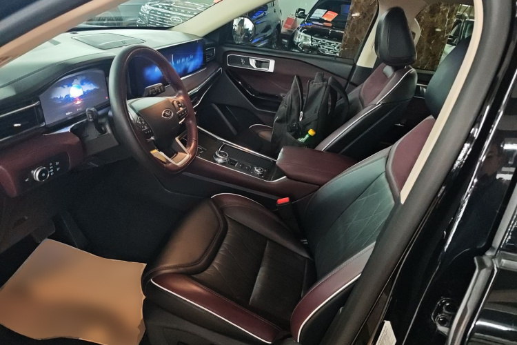 福特 探险者 2023款 EcoBoost 285 四驱钛金版 7座中控内饰19