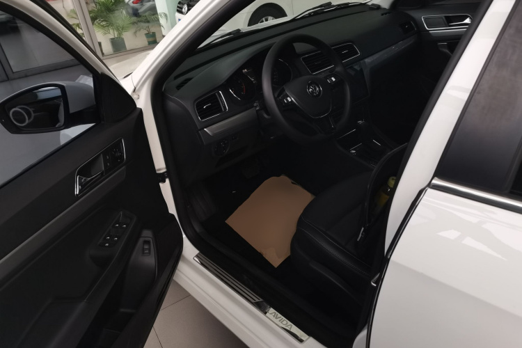 大众 朗逸 2017款 1.6L 自动舒适版中控内饰19