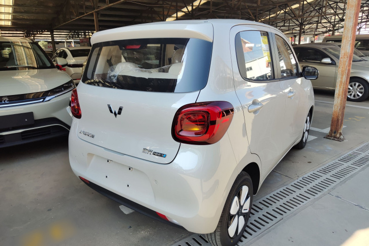 五菱汽车 宏光MINIEV 2025款 四门版 进阶款车身外观7