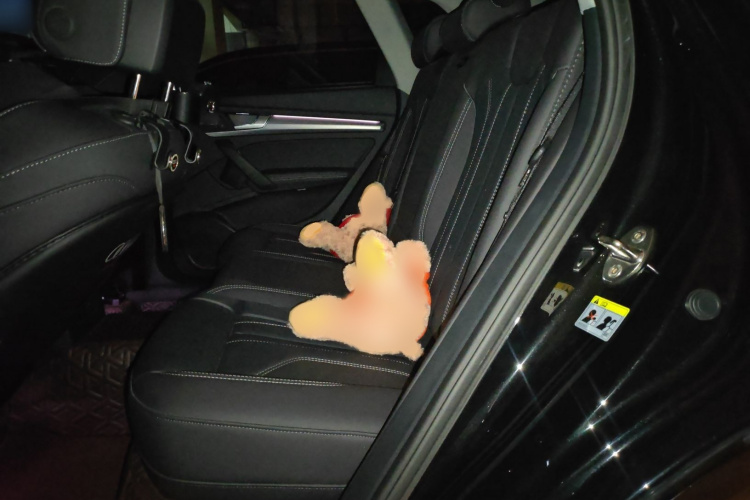 奥迪Q5L 2022款 改款 40T 豪华动感型中控内饰7004