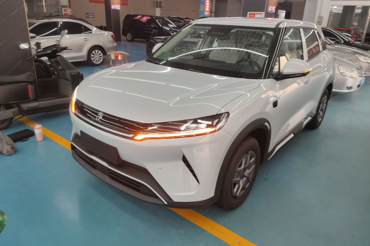 比亚迪 元UP 2025款 智驾版 401KM 活力版车身外观1