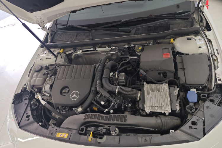 奔驰A级 2023款 A 200 L 时尚型机舱底盘24