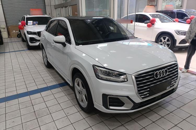 奥迪Q2L 2020款 35 TFSI 时尚致雅型车身外观3