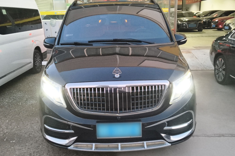 奔驰 威霆 2021款 2.0T 精英版 7座车身外观2